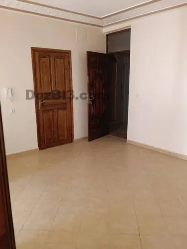 Appartement vide à louer au quartier Charaf