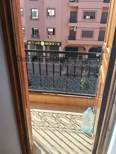 Appartement vide à louer au quartier Charaf