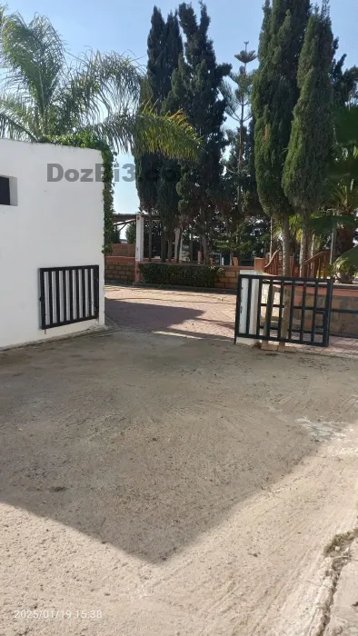 فيلا ومزرعة فاخرة بالقرب من أحد السوالم