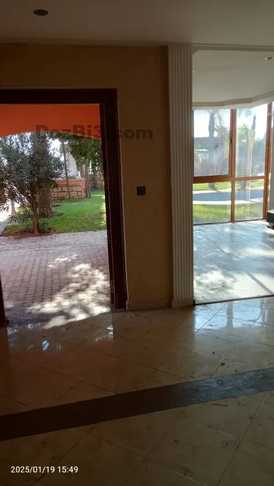فيلا ومزرعة فاخرة بالقرب من أحد السوالم
