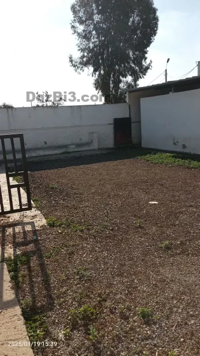 فيلا ومزرعة فاخرة بالقرب من أحد السوالم