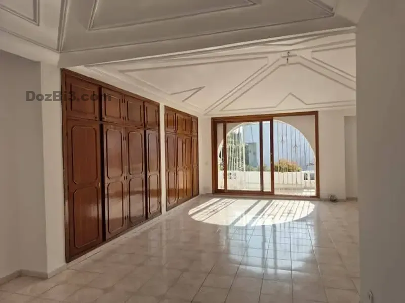 Location vide d’une villa quartier Longchamps