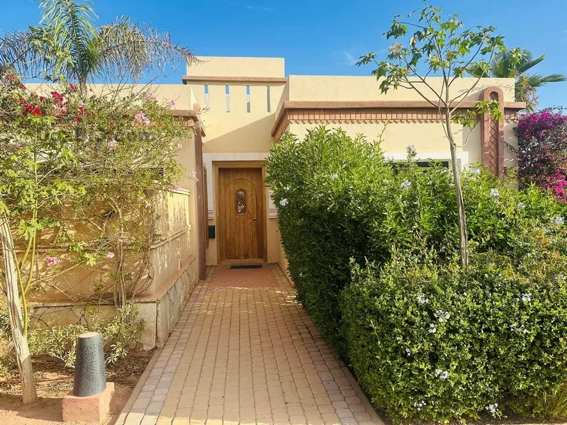 VÉRITABLE VILLA AVEC PISCINE PRIVER A LOUER
