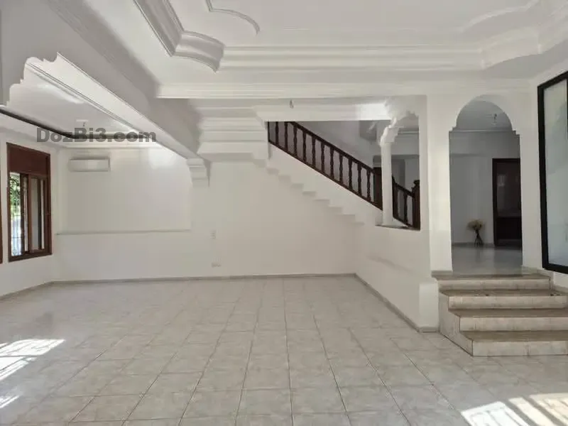 Location vide d’une villa quartier Longchamps