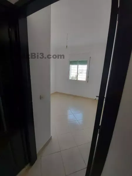 شقة محفظة للبيع المجمع السكني الجامعي باب الأندلس