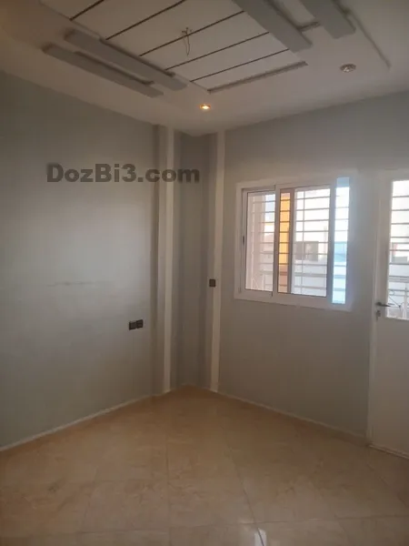 Appartement neuf à louer route Ain Chekf