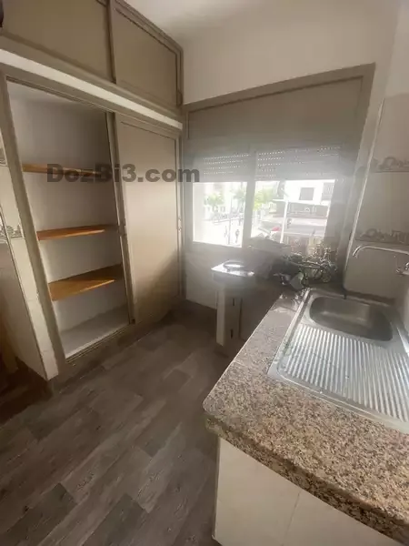 appartement tres bien ensoleillé colle a la station de tramway