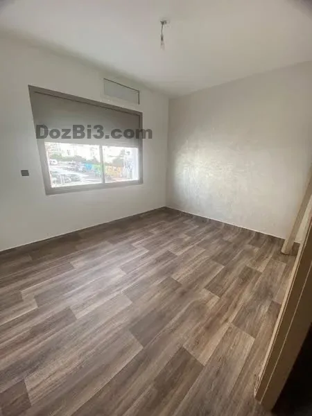 appartement tres bien ensoleillé colle a la station de tramway
