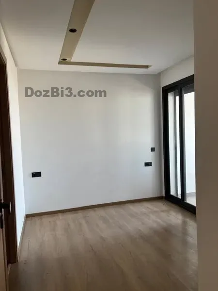 Studio neuf et vide les Hôpitaux