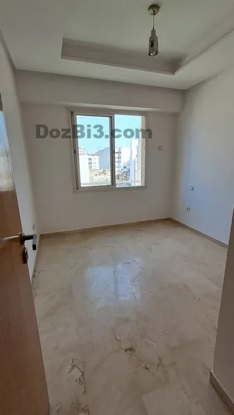 Appartement vide a louer Bd Socrate Maarif