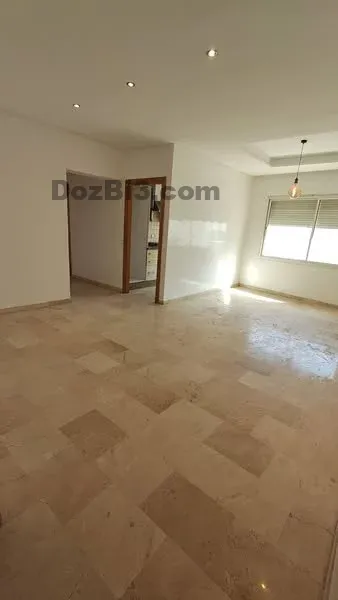 Appartement vide a louer Bd Socrate Maarif