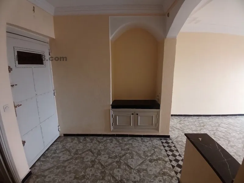 APPARTEMENT VIDE LOCATION LONGUE DURÉE PROCHE MACDO ROUTE CASA