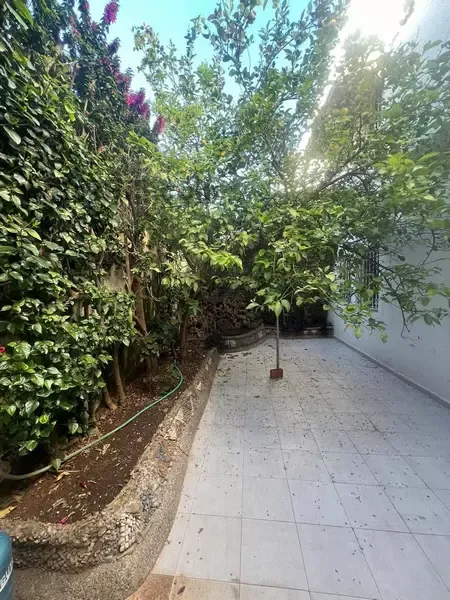 Villa titrée à vendre près de Champs de Course