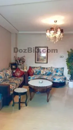 Studio vide moderne à louer Boulevard Biranzarane