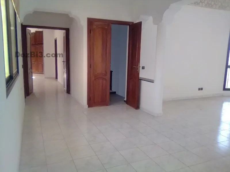 villa vide à louer Hay Riad