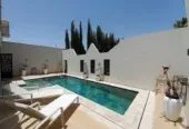 Petite villa avec piscine sans vis-à-vis à louer route de Fès
