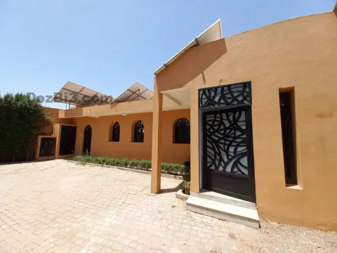 Petite villa avec piscine sans vis-à-vis à louer route de Fès