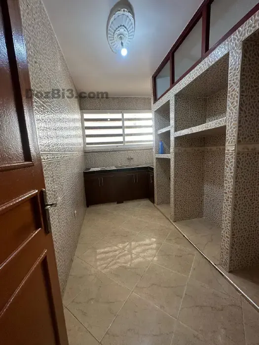 Appartement vide à louer quartier Al Wifaq