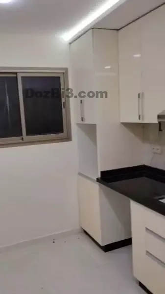 Appartement vide à louer El Menzeh