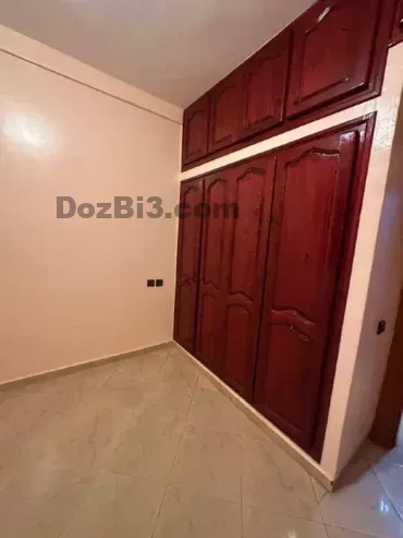 Appartement vide à louer quartier Al Wifaq