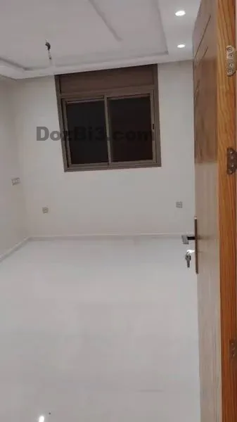 Appartement vide à louer El Menzeh