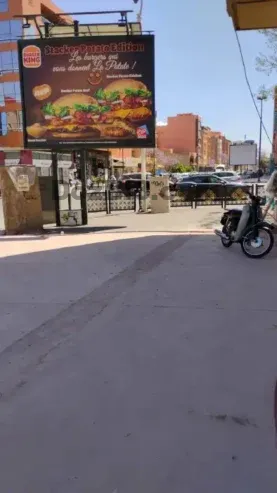 Magasin d’angle sur le boulevard Abdelkrim El Khattabi