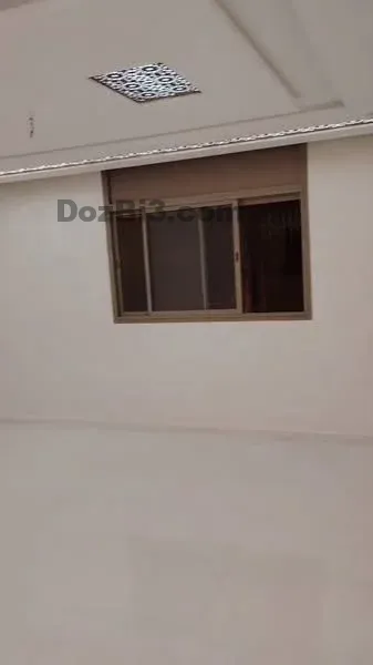 Appartement vide à louer El Menzeh