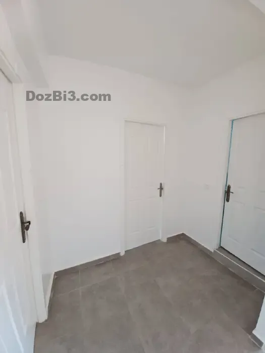 appartement vide à louer longue durée Mabrouka
