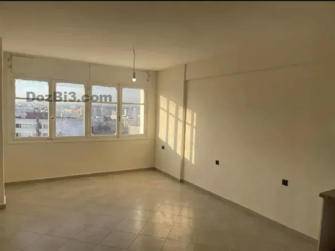 2 garçonnières à louer à Emil Zola