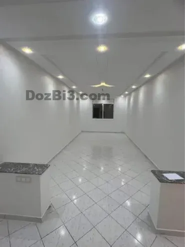 Appartement vide à louer au centre-ville (près de la mosquée Iberia)