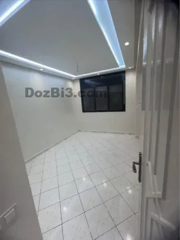 Appartement vide à louer au centre-ville (près de la mosquée Iberia)