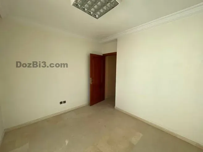 appartement vide à louer QUARTIER DES HÔPITAUX