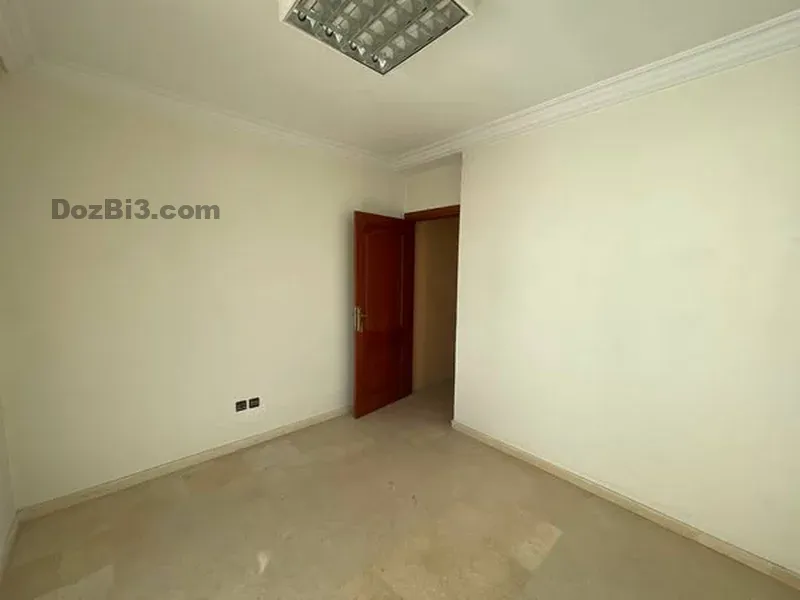 appartement vide à louer QUARTIER DES HÔPITAUX