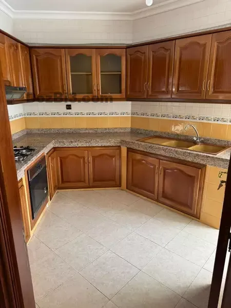 Appartement vide à louer quartier de la plage