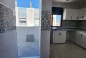 Appartement à vendre près AL BAYT AL AATIQ sur la rue principale