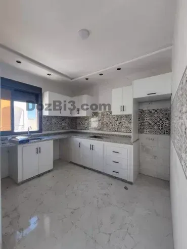 Appartement à vendre près AL BAYT AL AATIQ sur la rue principale