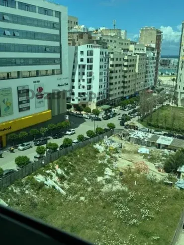Appartement vide à louer quartier de la plage