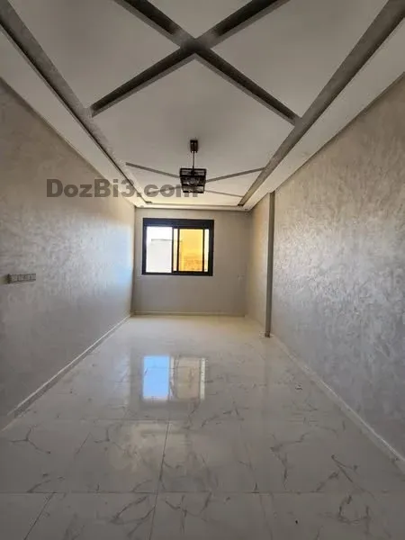 Appartement à vendre près AL BAYT AL AATIQ sur la rue principale