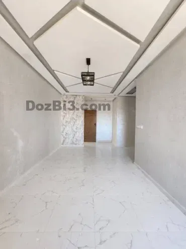 Appartement à vendre près AL BAYT AL AATIQ sur la rue principale