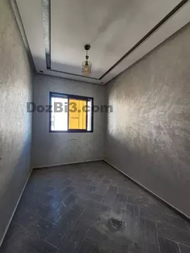 Appartement à vendre près AL BAYT AL AATIQ sur la rue principale