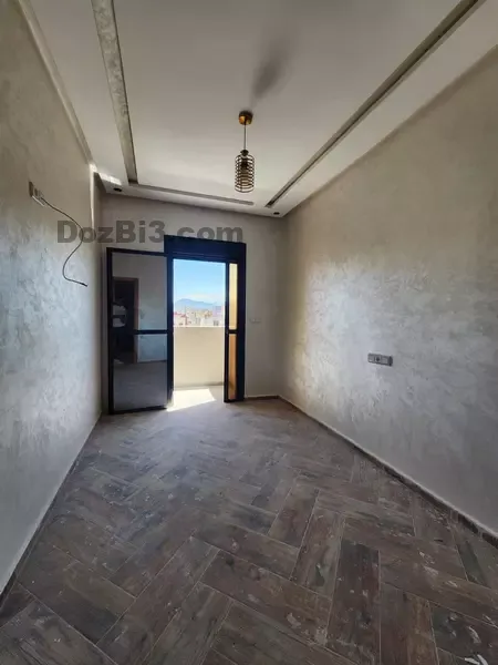 Appartement à vendre près AL BAYT AL AATIQ sur la rue principale