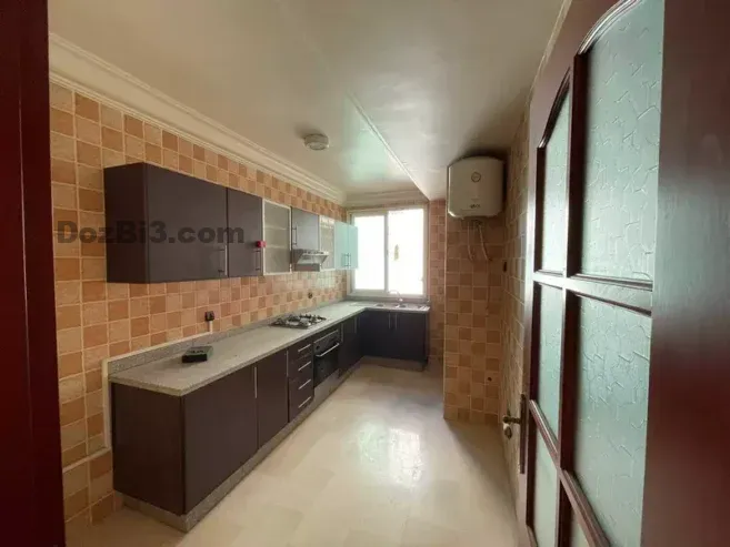 appartement vide à louer QUARTIER DES HÔPITAUX
