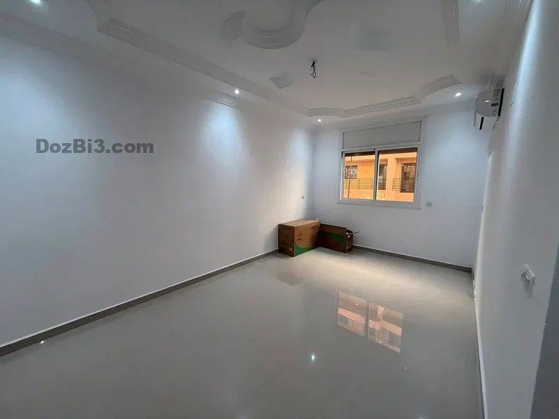 appartement vide à louer Hay Charaf