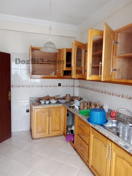 Appartement vide à louer Hay Salam