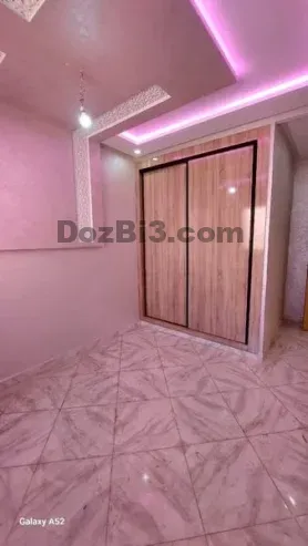 Maison commerciale à vendre à Sokoma