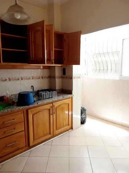 Appartement vide à louer Hay Salam