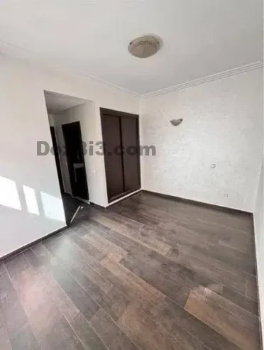 Grand studio à louer Maarif