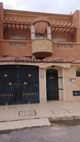 Villa à vendre à Ait Melloul (AL MAGHREB AL ARABI)