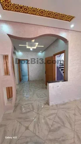 Maison commerciale à vendre à Sokoma