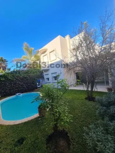 Villa à vendre au centre de Dar Bouazza